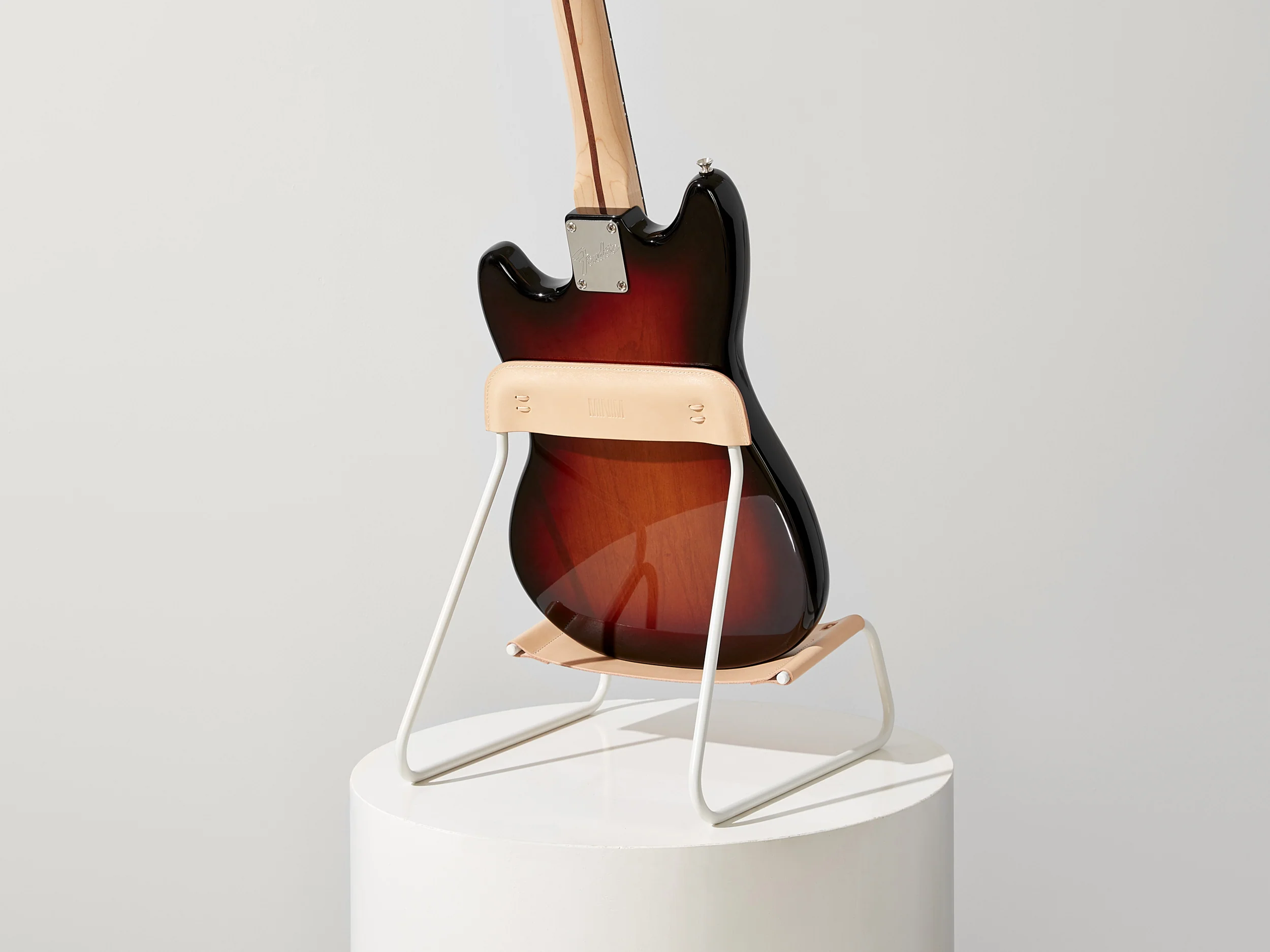 Fender American Performer Mustang - 3-Tone Sunburst - Image 8