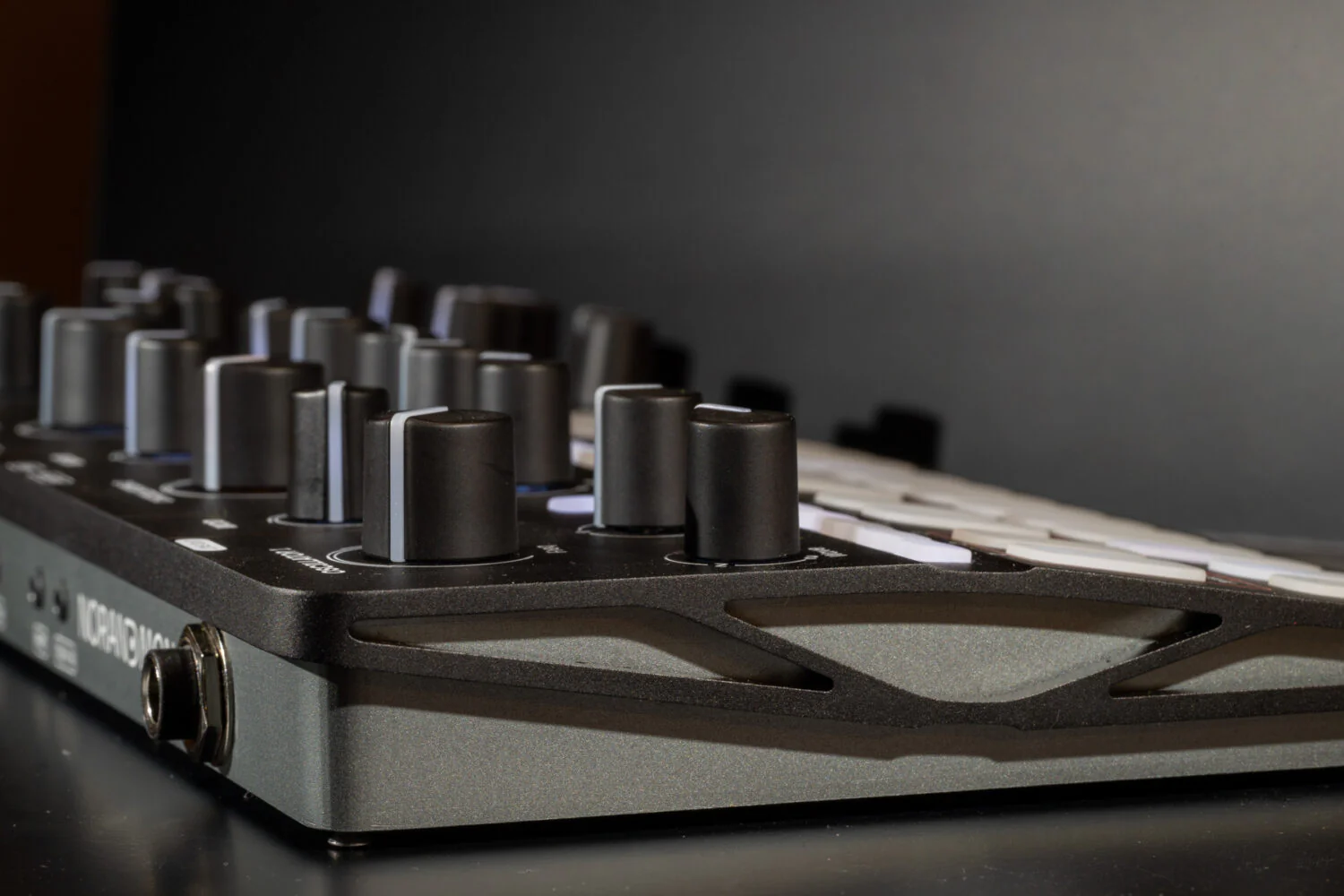 Norand Mono Mk2 Analogue Desktop Synthesizer - Image 5