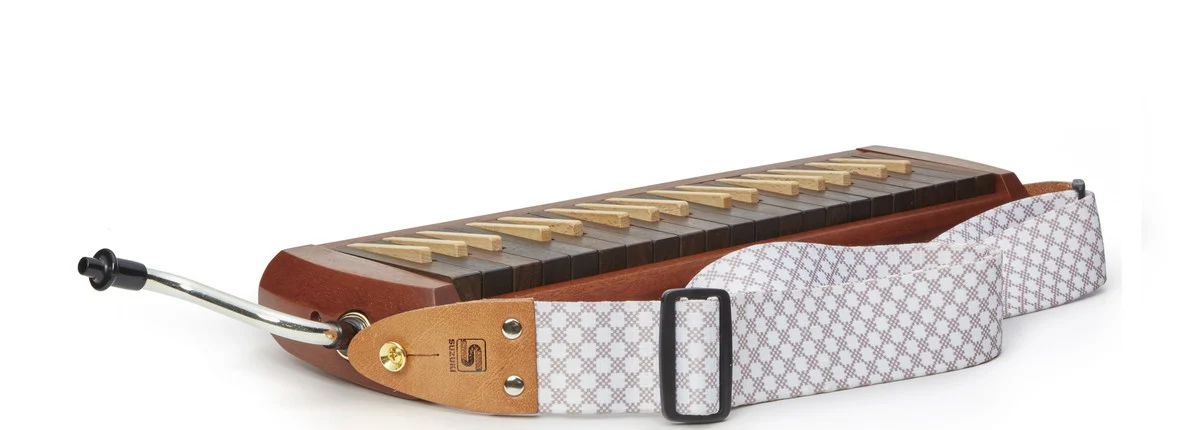 Suzuki W-37 Wooden Melodion - Image 4