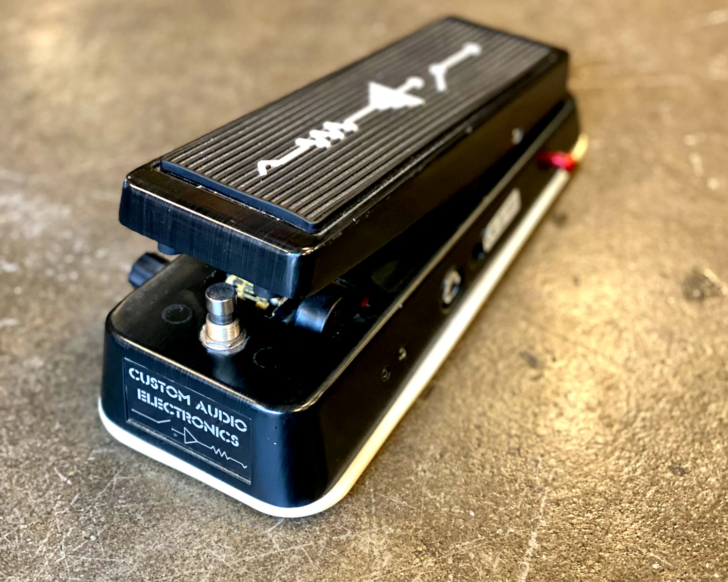 MXR CAE MC404 Wah