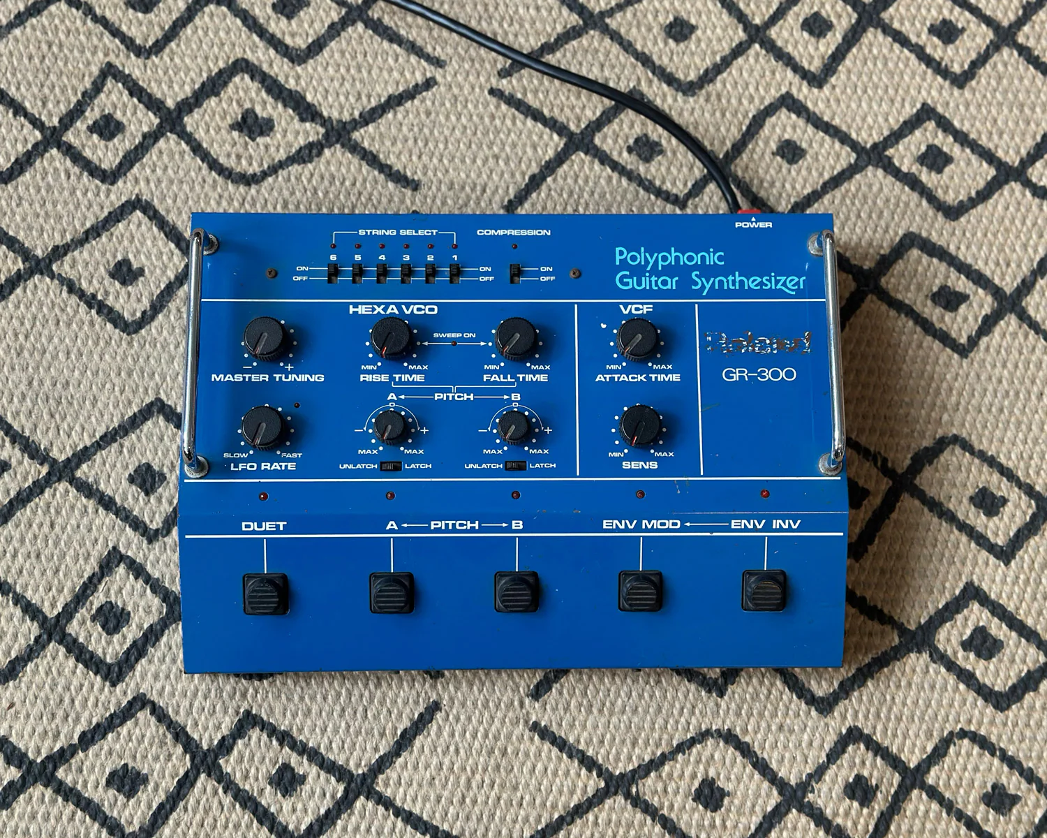 Roland G-808 Guitar Controller and GR-300 Polyphonic Synthesiser - Image 14