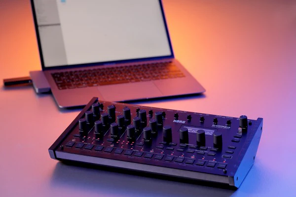 KORG Drumlogue Hybrid Drum Machine - Image 8