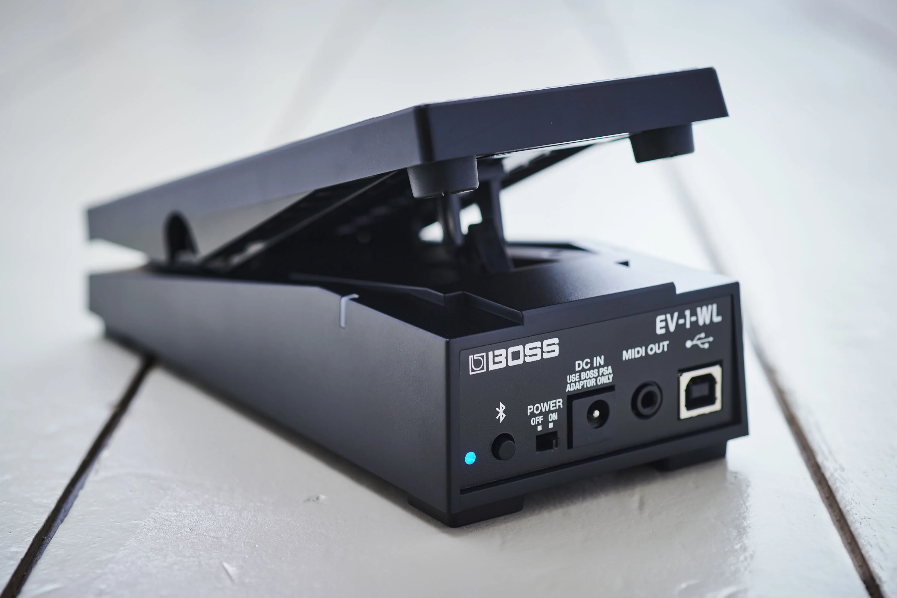 BOSS EV-1-WL Wireless Expression Pedal - Image 13