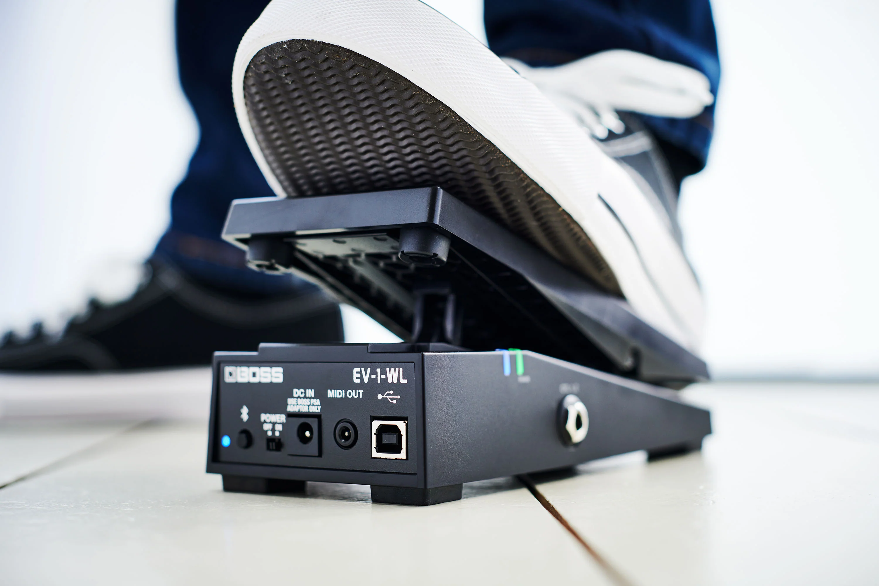 BOSS EV-1-WL Wireless Expression Pedal - Image 14