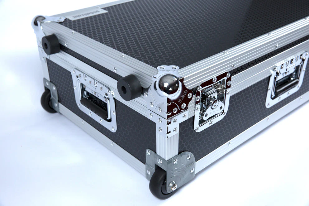 Pedaltrain Classic 3 Tour Case Wheeled Tour Case in Black Honeycomb Finish - Image 9