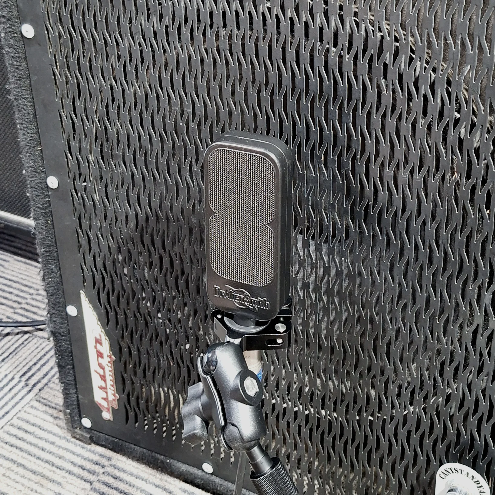 DrAlienSmith Alien8 Figure 8 Dynamic Microphone - Image 4