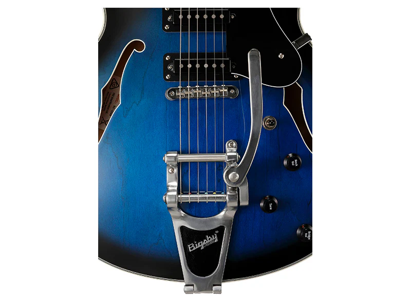 Limited Edition VOX Bobcat S66 Bigsby - Sapphire Blue With Hard Case - Image 5