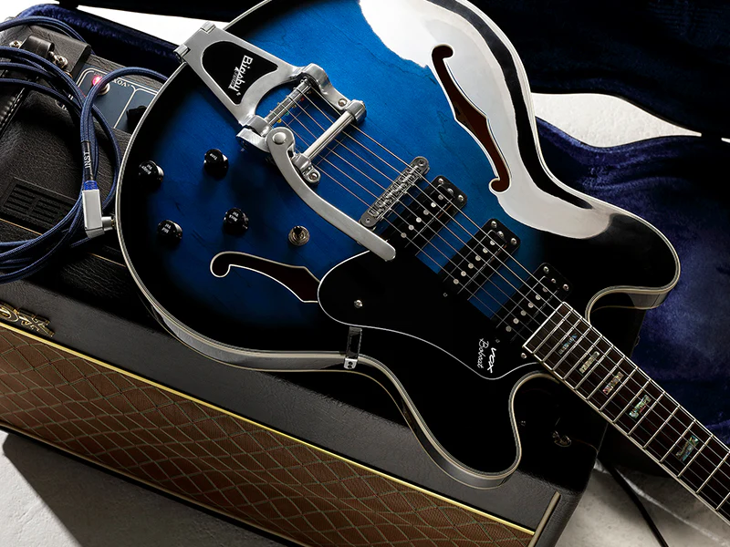 Limited Edition VOX Bobcat S66 Bigsby - Sapphire Blue With Hard Case - Image 8