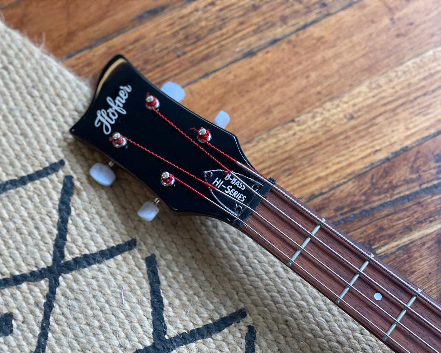 Left Handed Höfner Ignition Series Violin Bass - Sunburst - Image 2