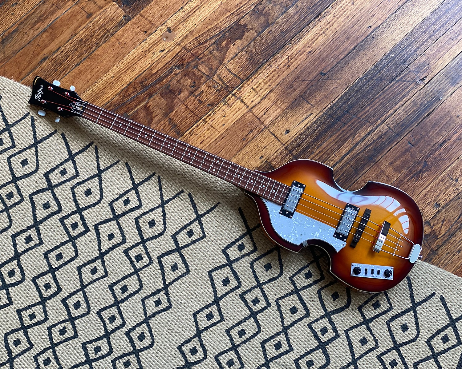Left Handed Höfner Ignition Series Violin Bass - Sunburst - Image 3