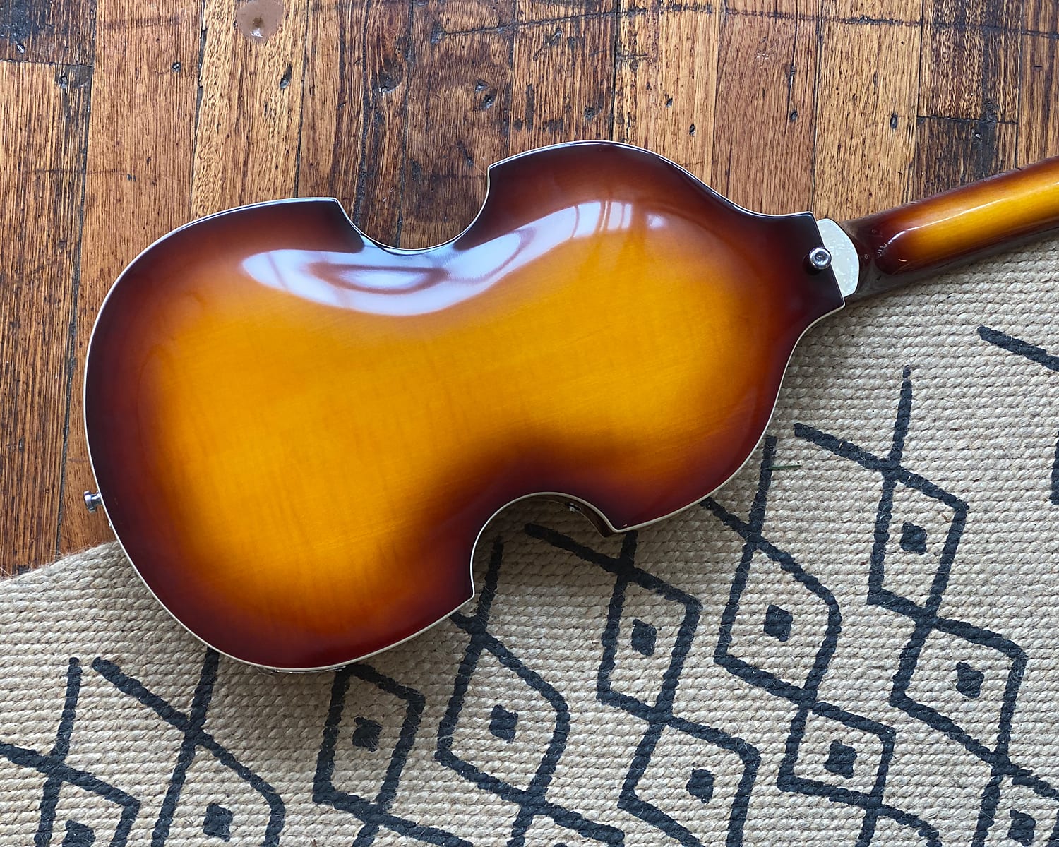 Left Handed Höfner Ignition Series Violin Bass - Sunburst - Image 4