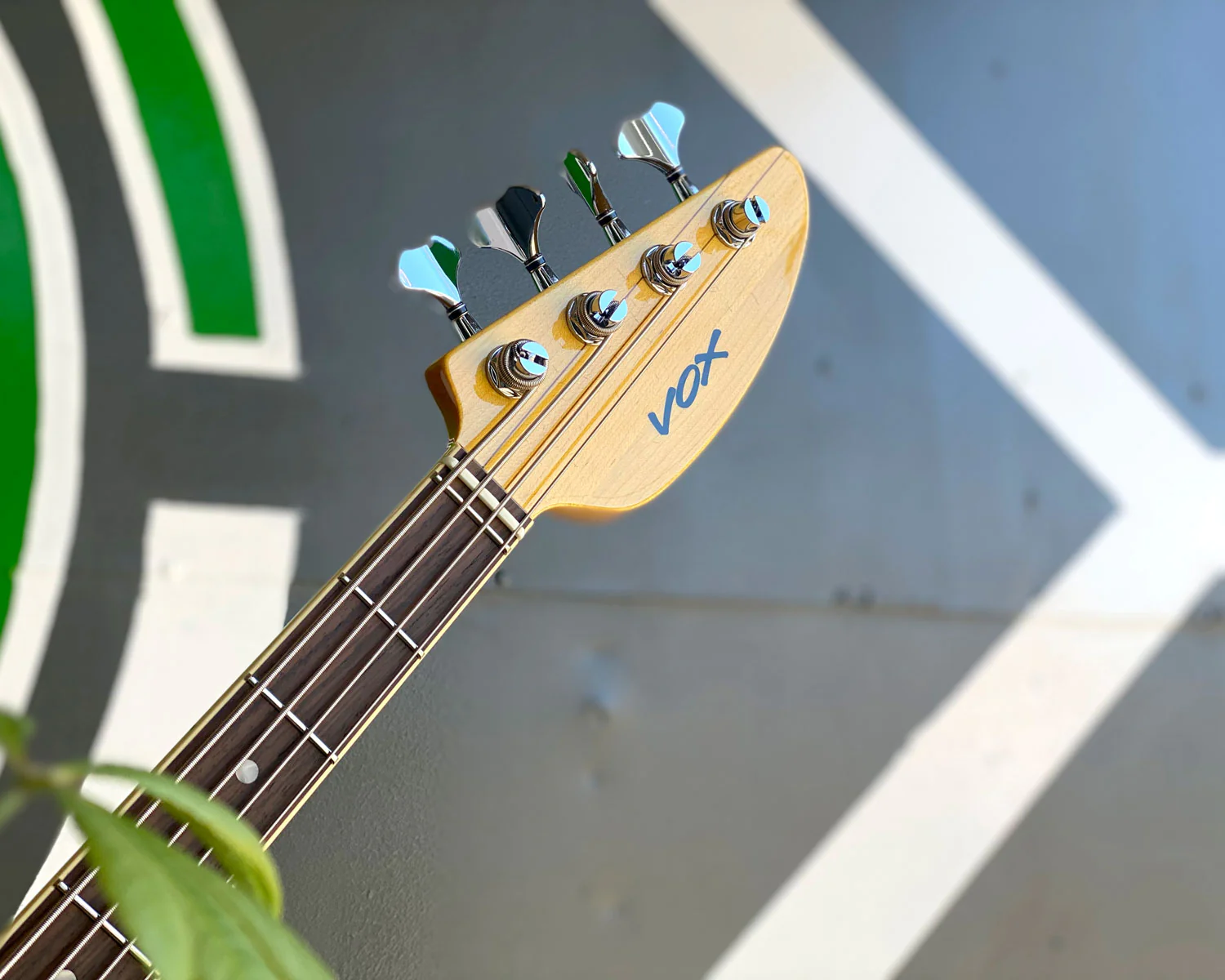 VOX Limited Edition Tear Drop Bass - Racing Red - Image 2