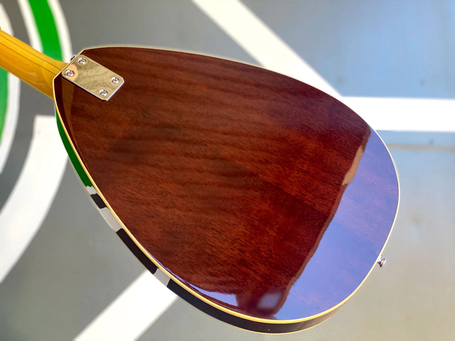 Limited Edition VOX Teardrop Bass - Sunburst - Image 3