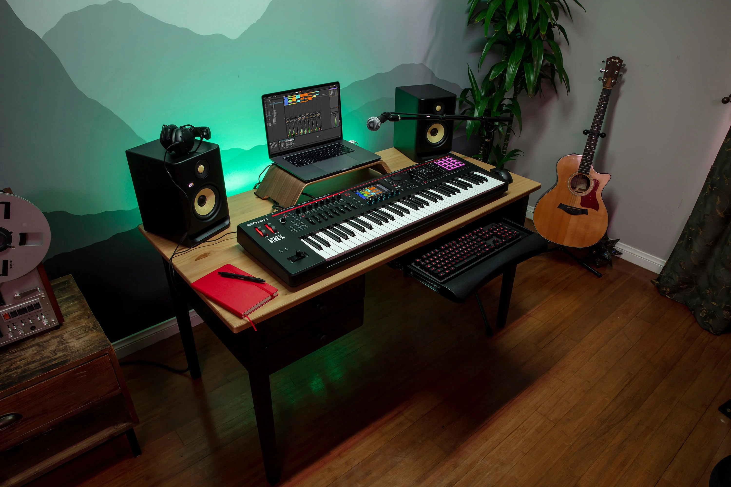 Roland FANTOM 06 61-Key Synthesizer Keyboard w/ Synth Action & Colour Touchscreen - Image 7