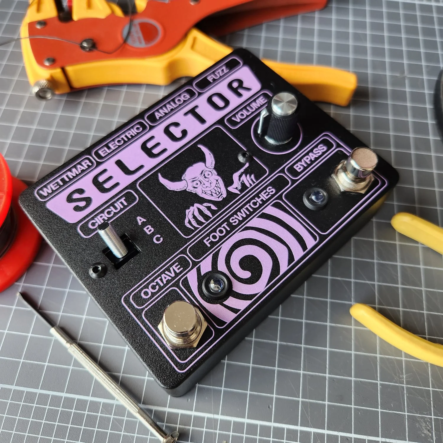 Wettmar Electric Analog Fuzz Selector - Image 2