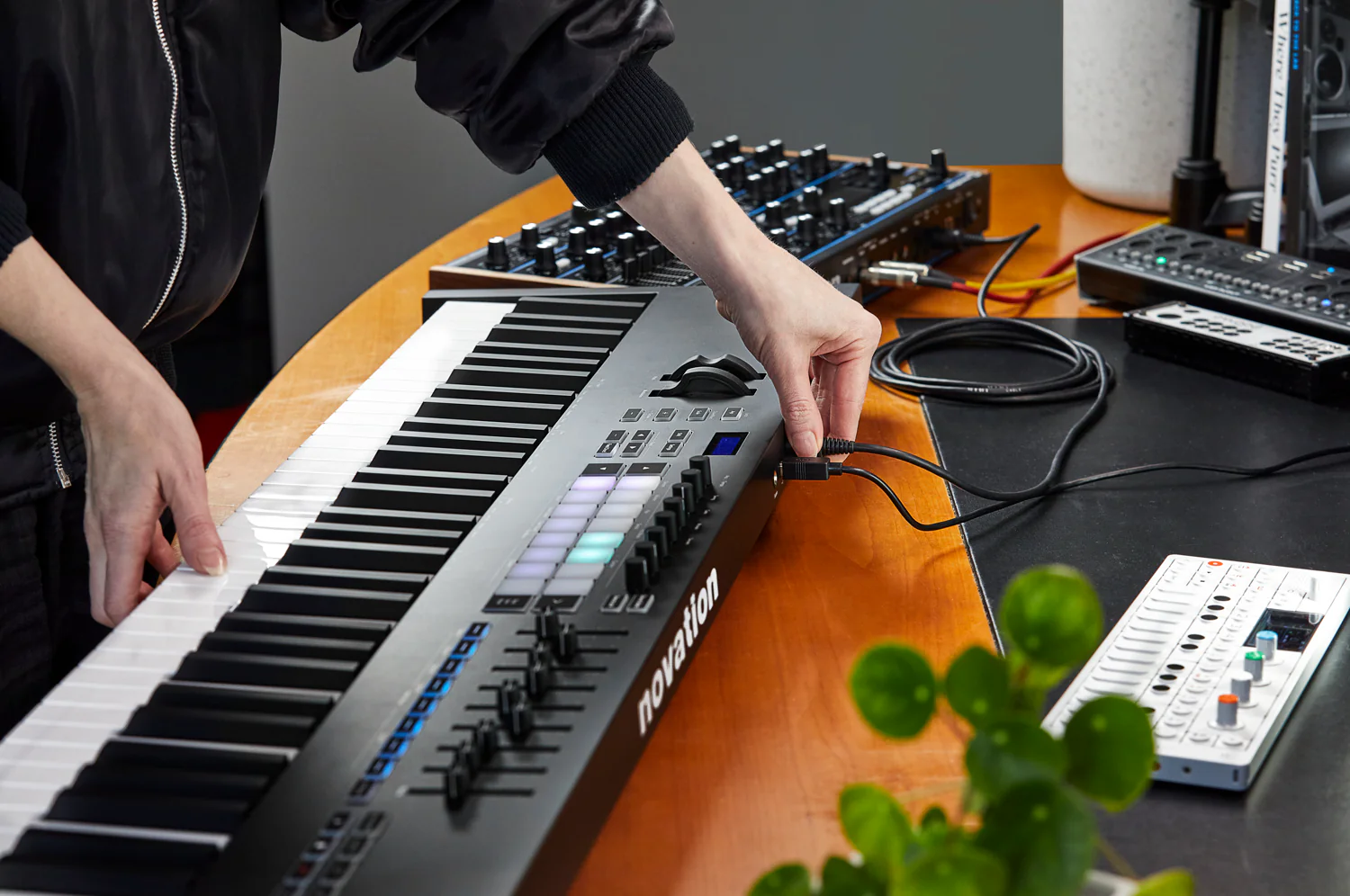 Novation Launchkey 88 MK3 MIDI Keyboard Controller - Image 11