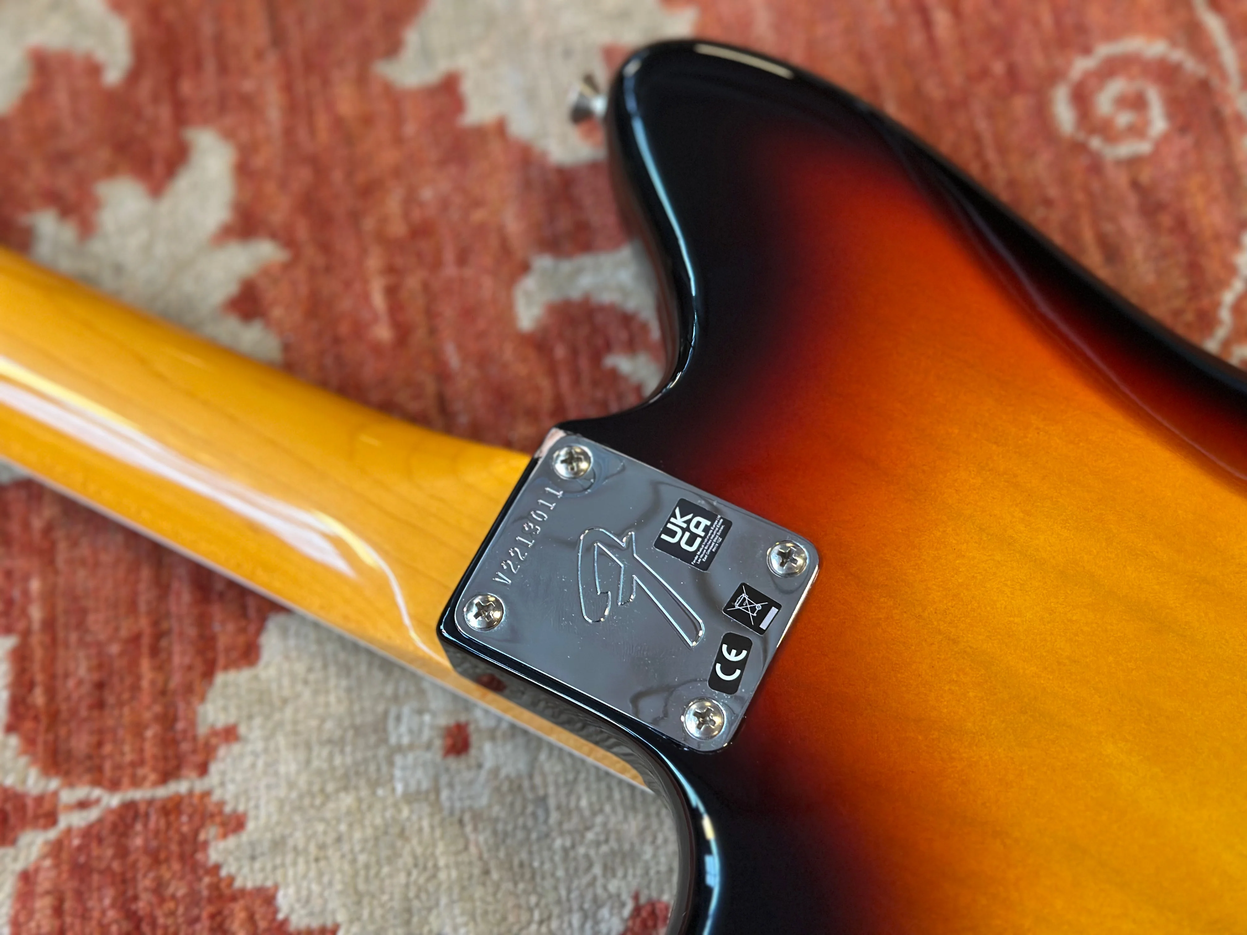 B Stock American Vintage II 1966 Jazzmaster - 3-Colour Sunburst - Image 7
