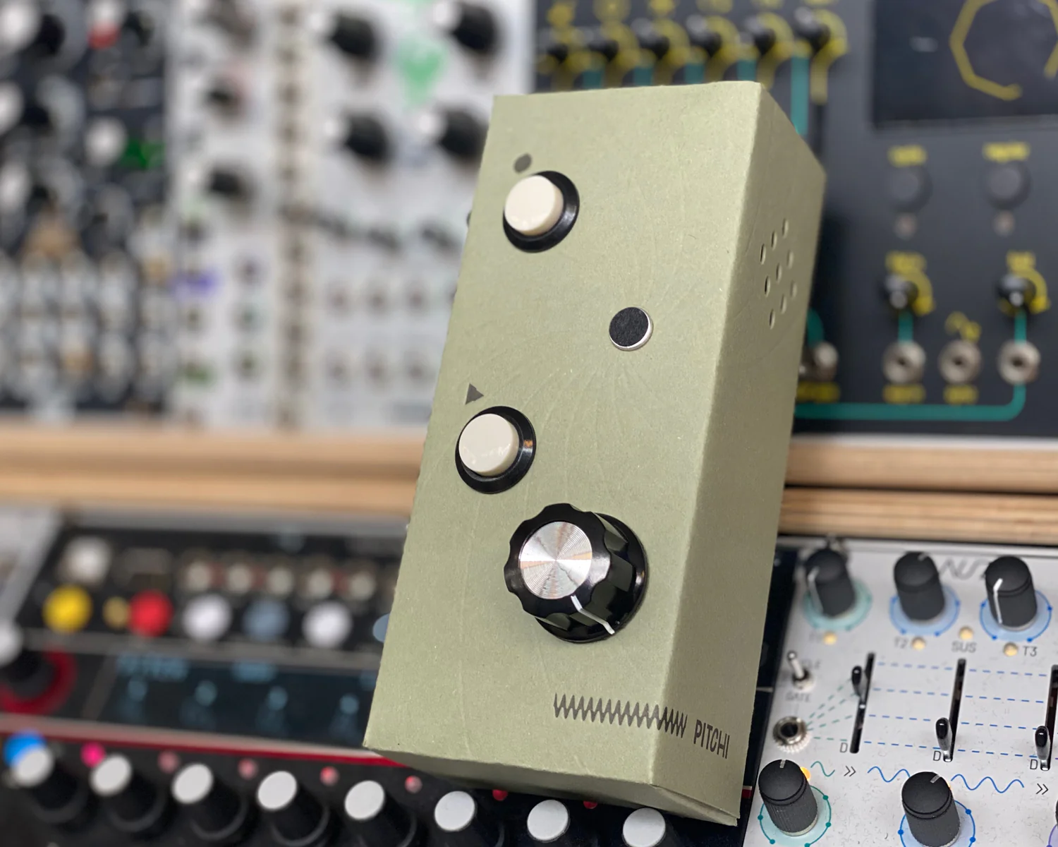 HISS PITCHI - Green - Image 2