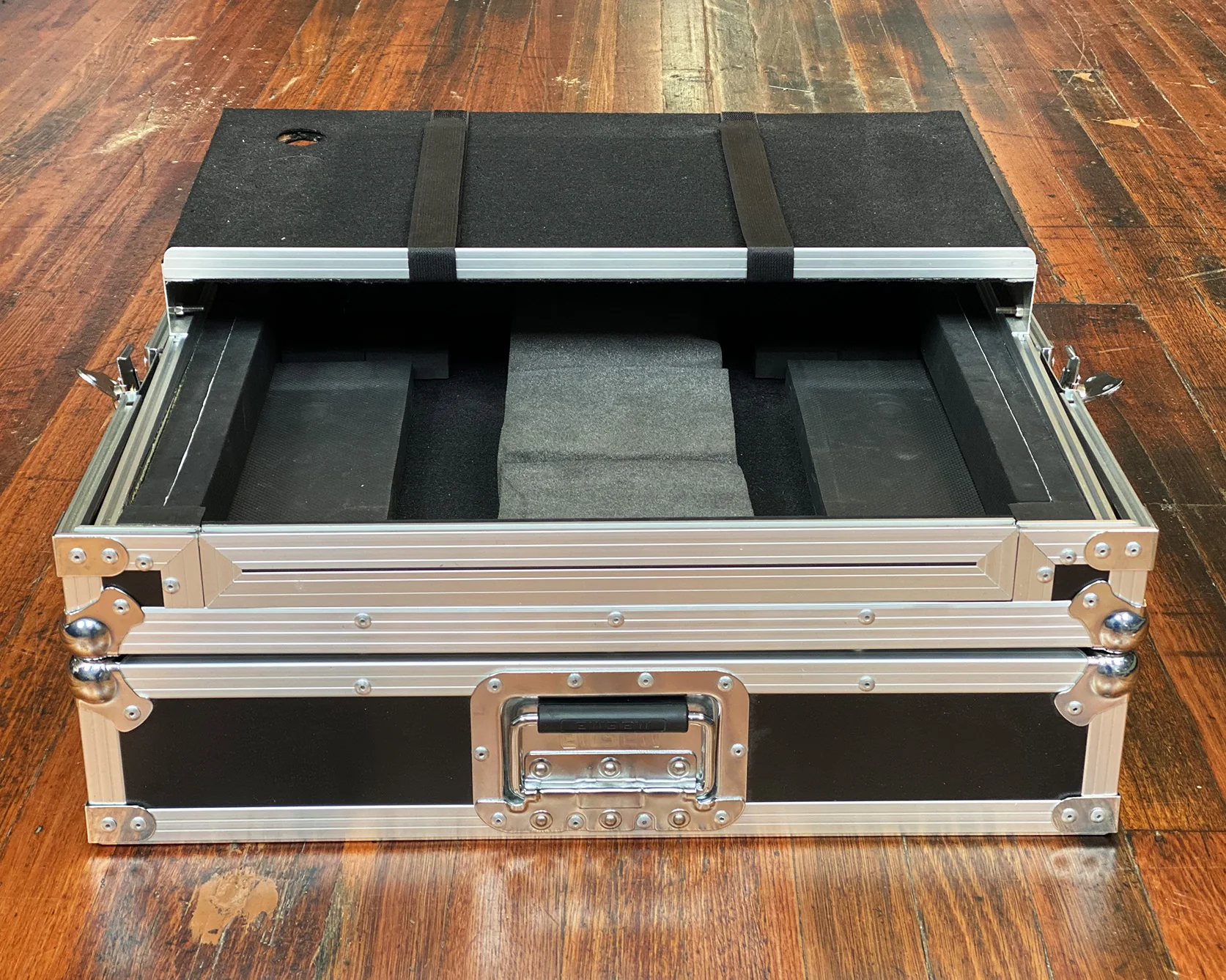 Magma Multi-Format Workstation XL