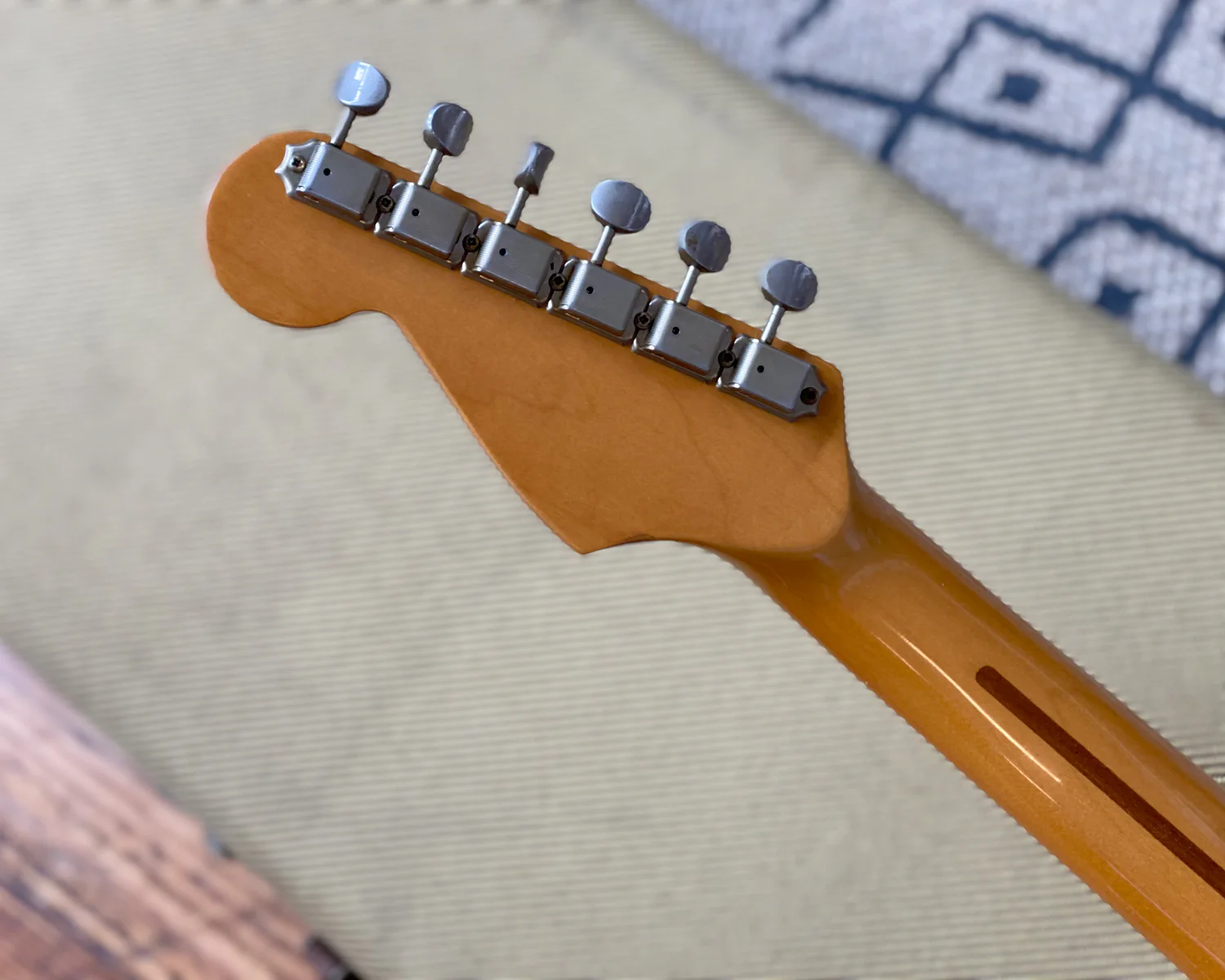 '94 Fender US Vintage Series - '57 Reissue Stratocaster - 2 Colour Sunburst - Image 11