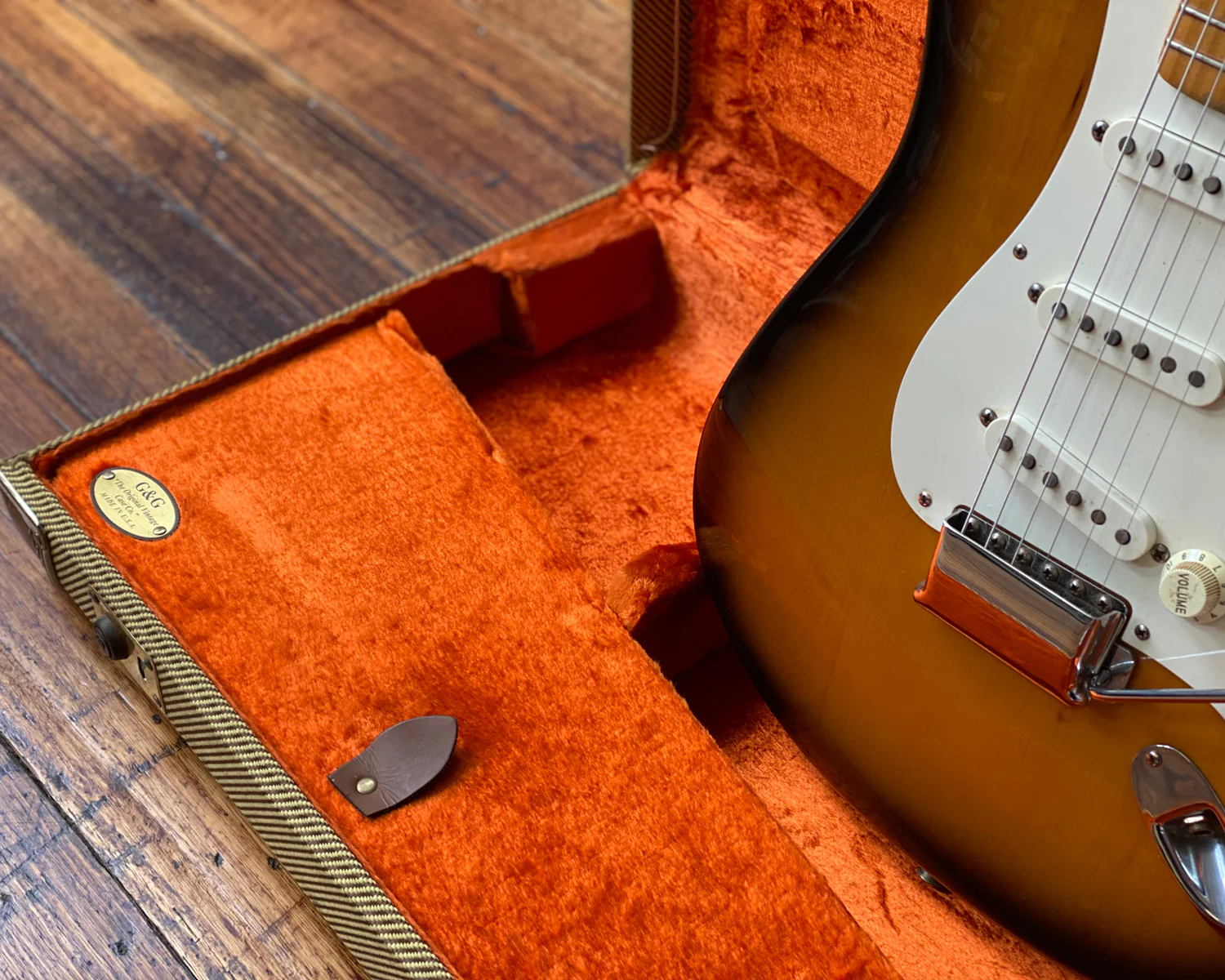 '94 Fender US Vintage Series - '57 Reissue Stratocaster - 2 Colour Sunburst - Image 5