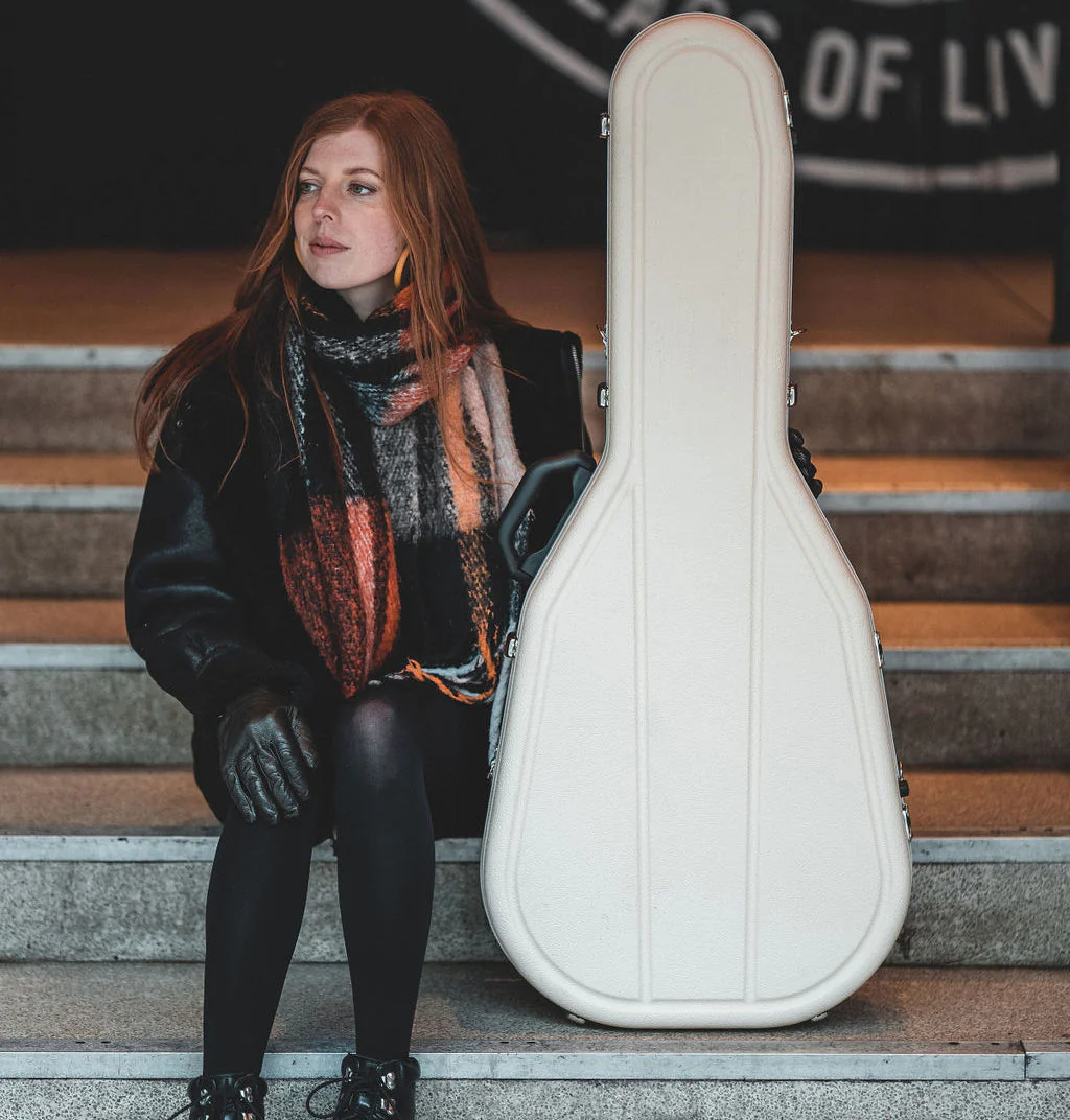 Hiscox Pro-II Dreadnought Acoustic Guitar Case Ivory - Image 5