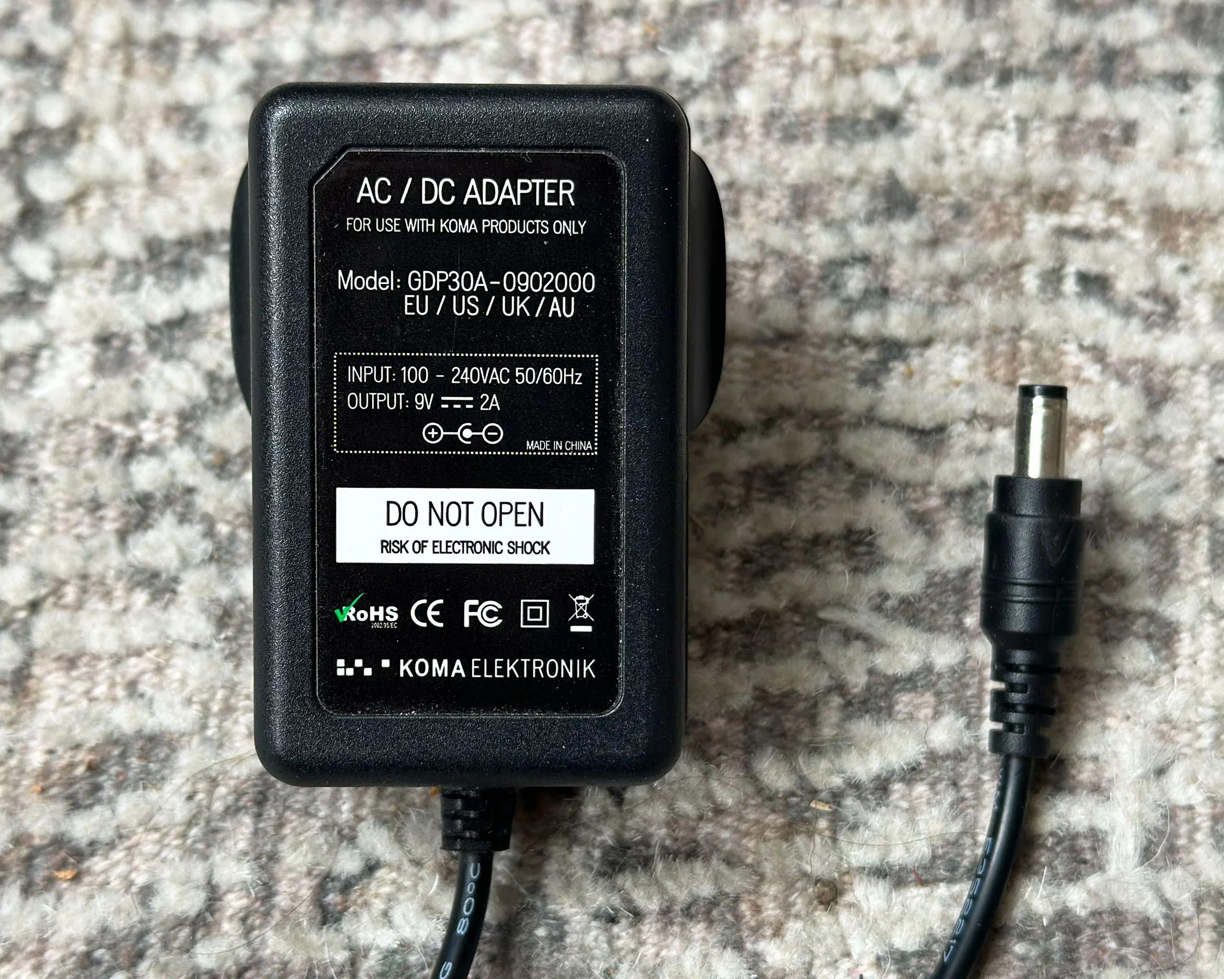 KOMA Elektronik 9V/2A Power Supply