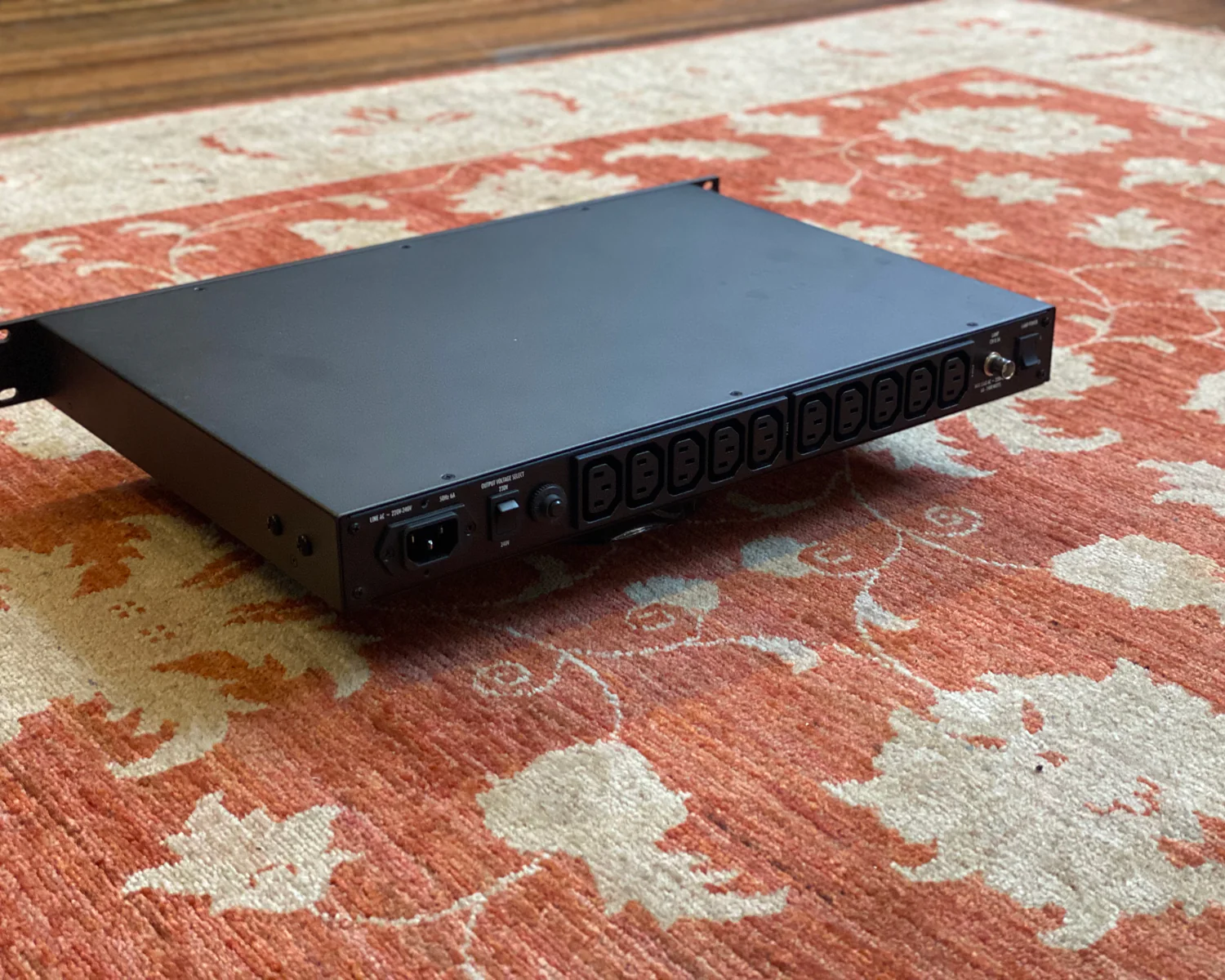 Furman P-1400 AR E 6A Prestige Voltage Regulator / Power Conditioner - Image 5