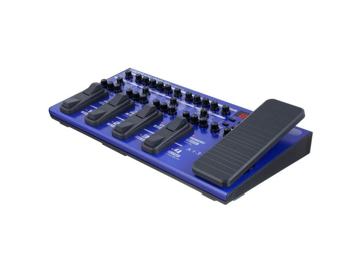 BOSS ME-90B Bass Multiple Effects Pedal - Image 4