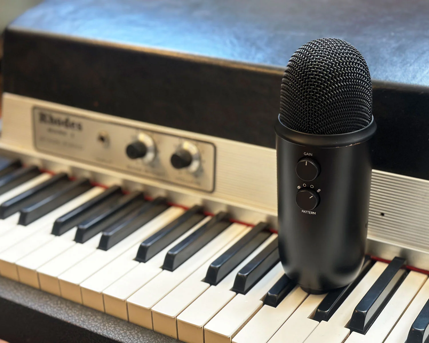 Blue Microphones Yeti USB Microphone - Image 2