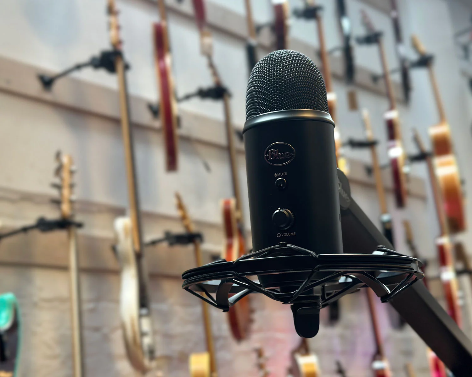 Blue Microphones Yeti USB Microphone - Image 6