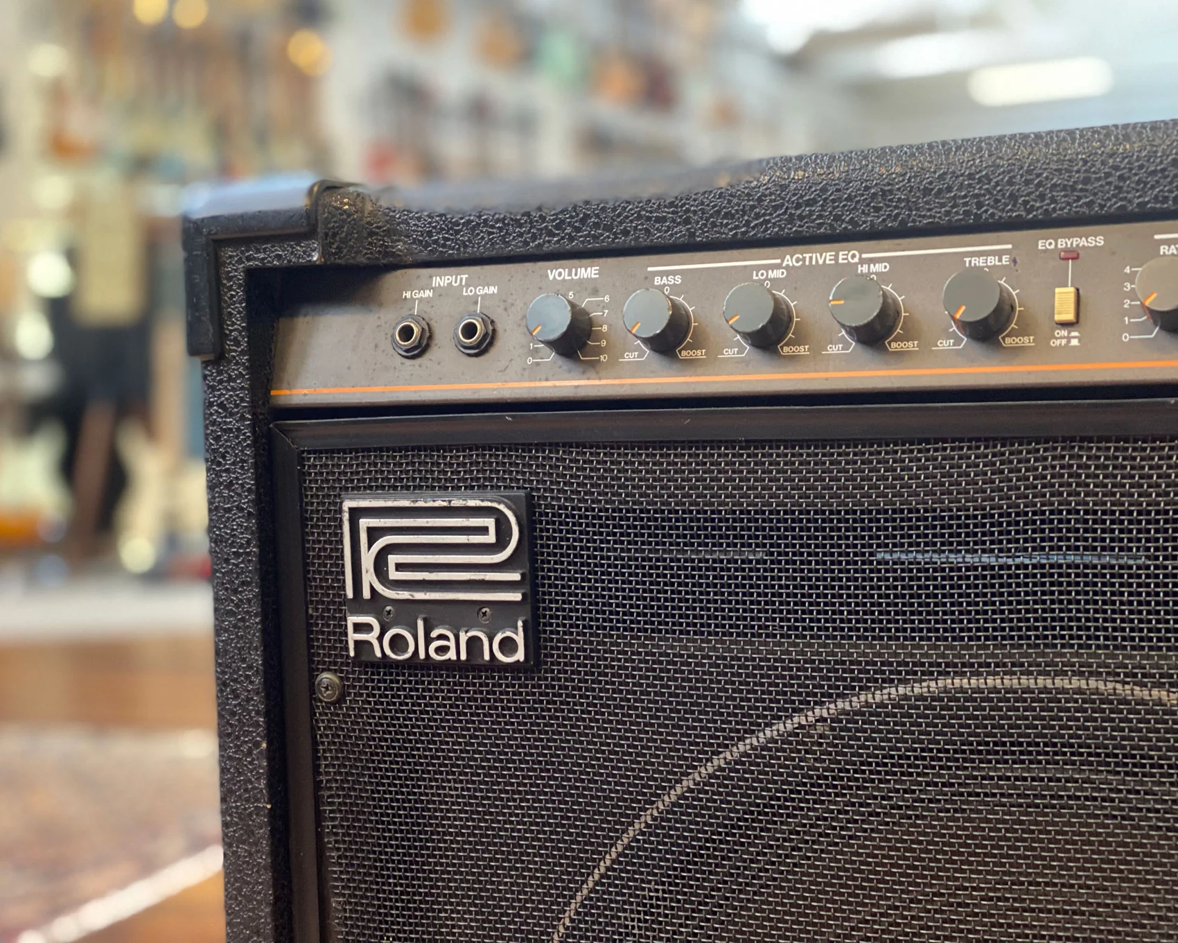 Roland BN-100 100 Watt 1x15" Bass Combo Amplifier - Image 3