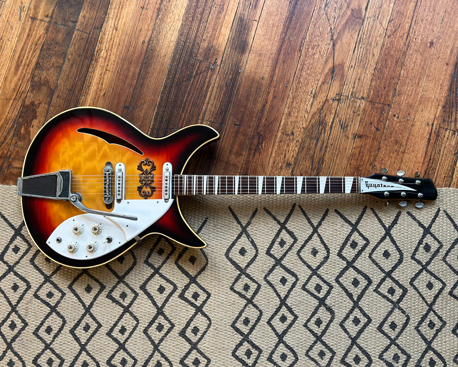 1960s Guyatone SG42T - R*ckenbacker Style Hollowbody - Made in Japan - Image 3