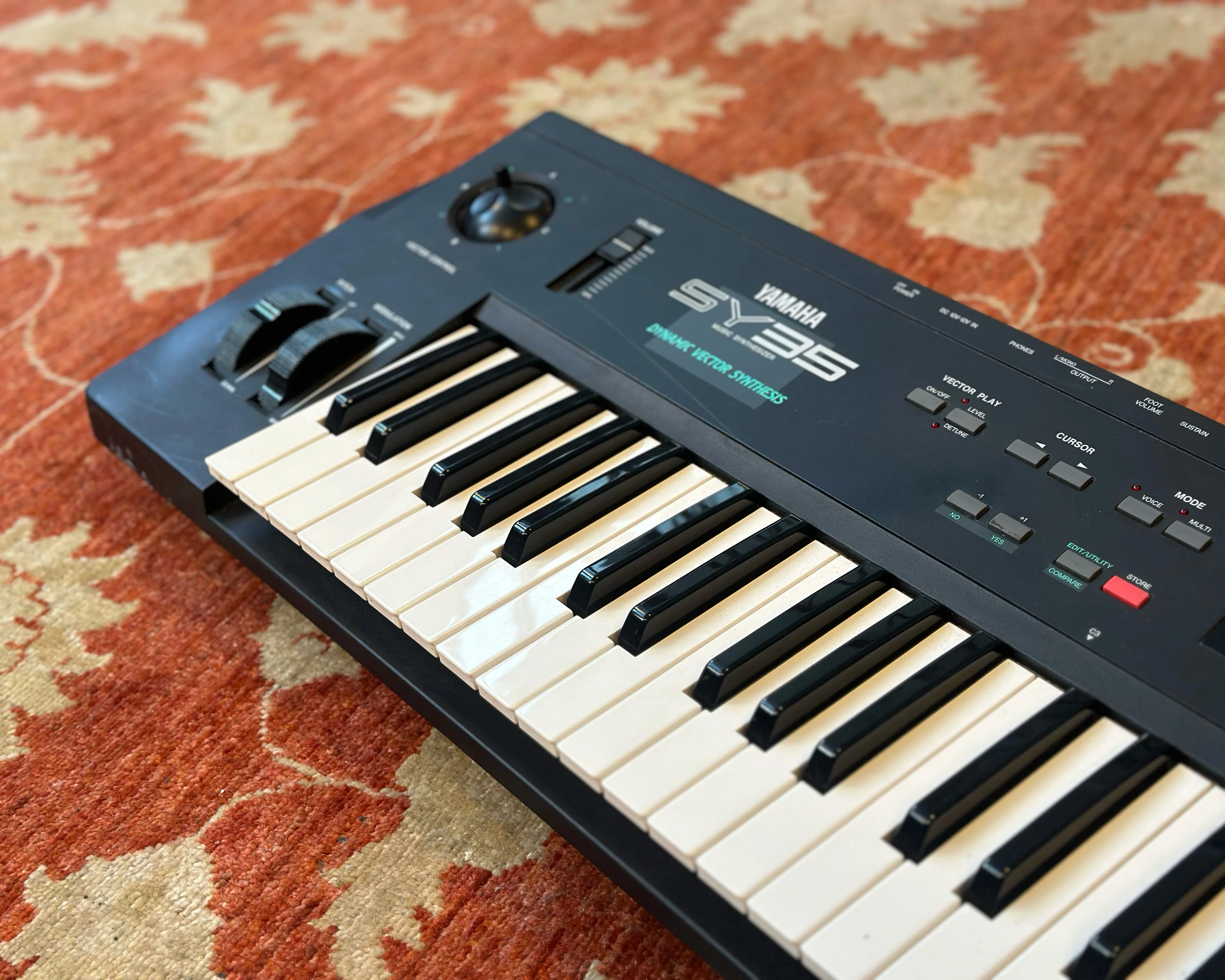 YAMAHA SY35 Vector Synthesizer - Image 2