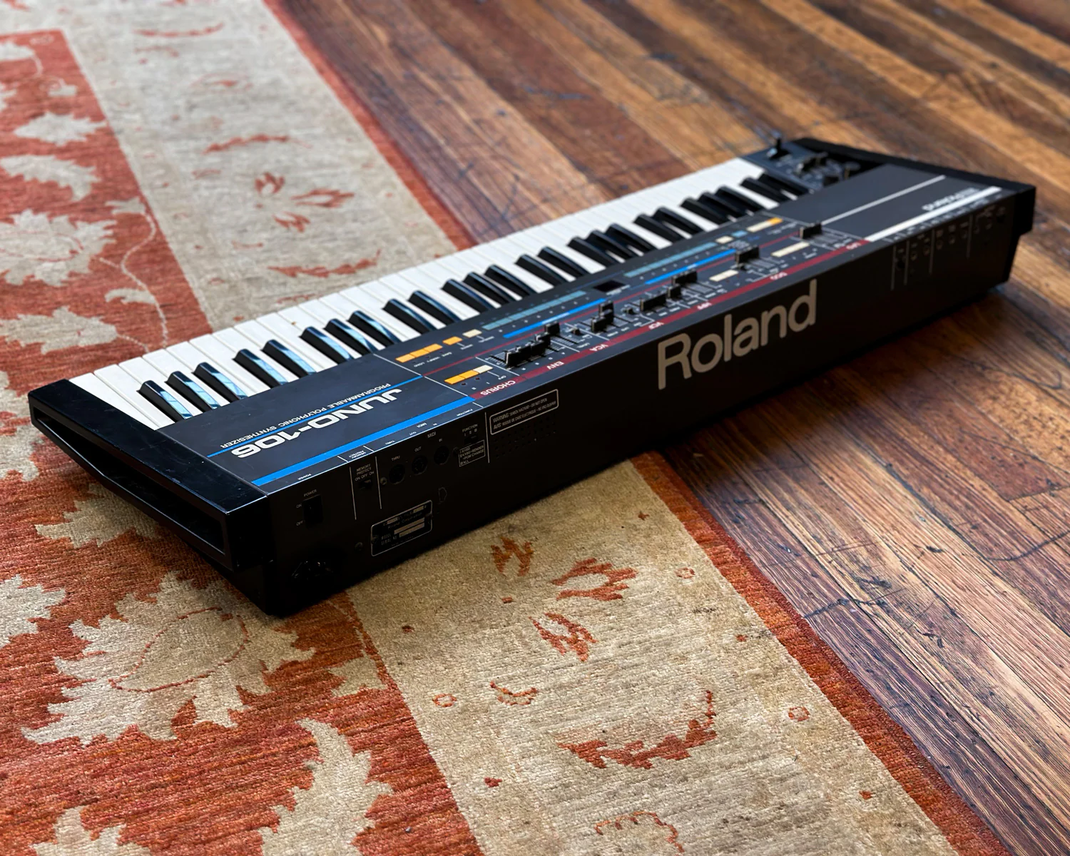 Roland Juno 106 Polyphonic Analogue Synthesizer - Image 7