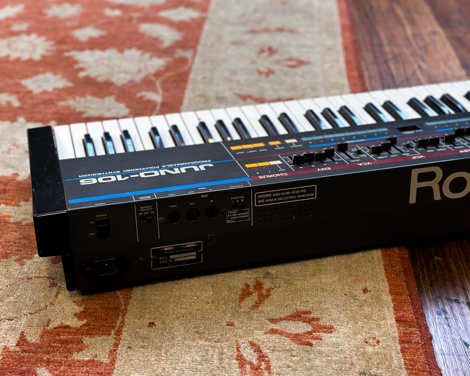 Roland Juno 106 Polyphonic Analogue Synthesizer - Image 8