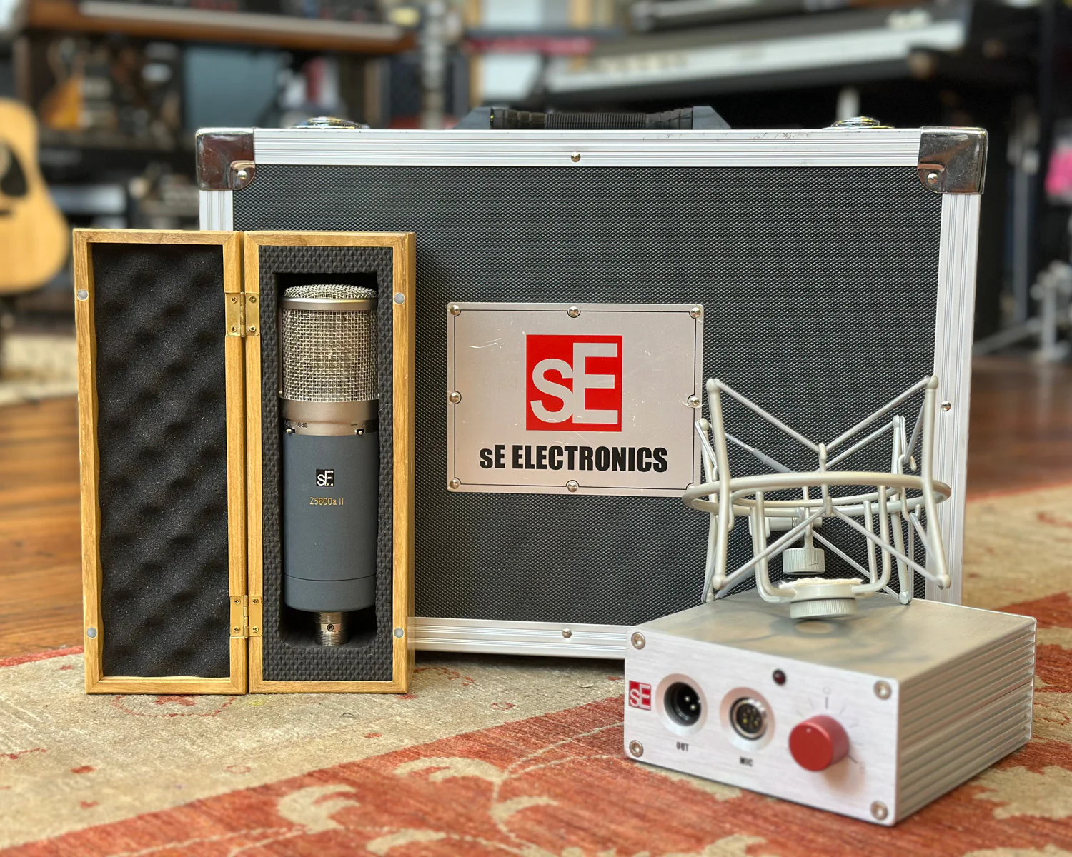 sE Electronics Z5600a II - Multi Pattern Tube Condenser w/ Preamp & Case - Image 3