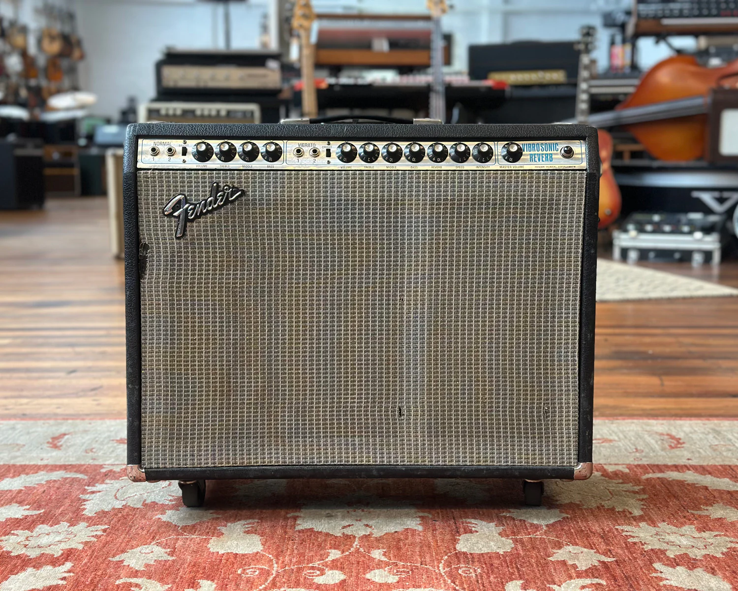 Fender Vibrosonic Reverb 100 Watt 1x15" Valve Combo - Image 2
