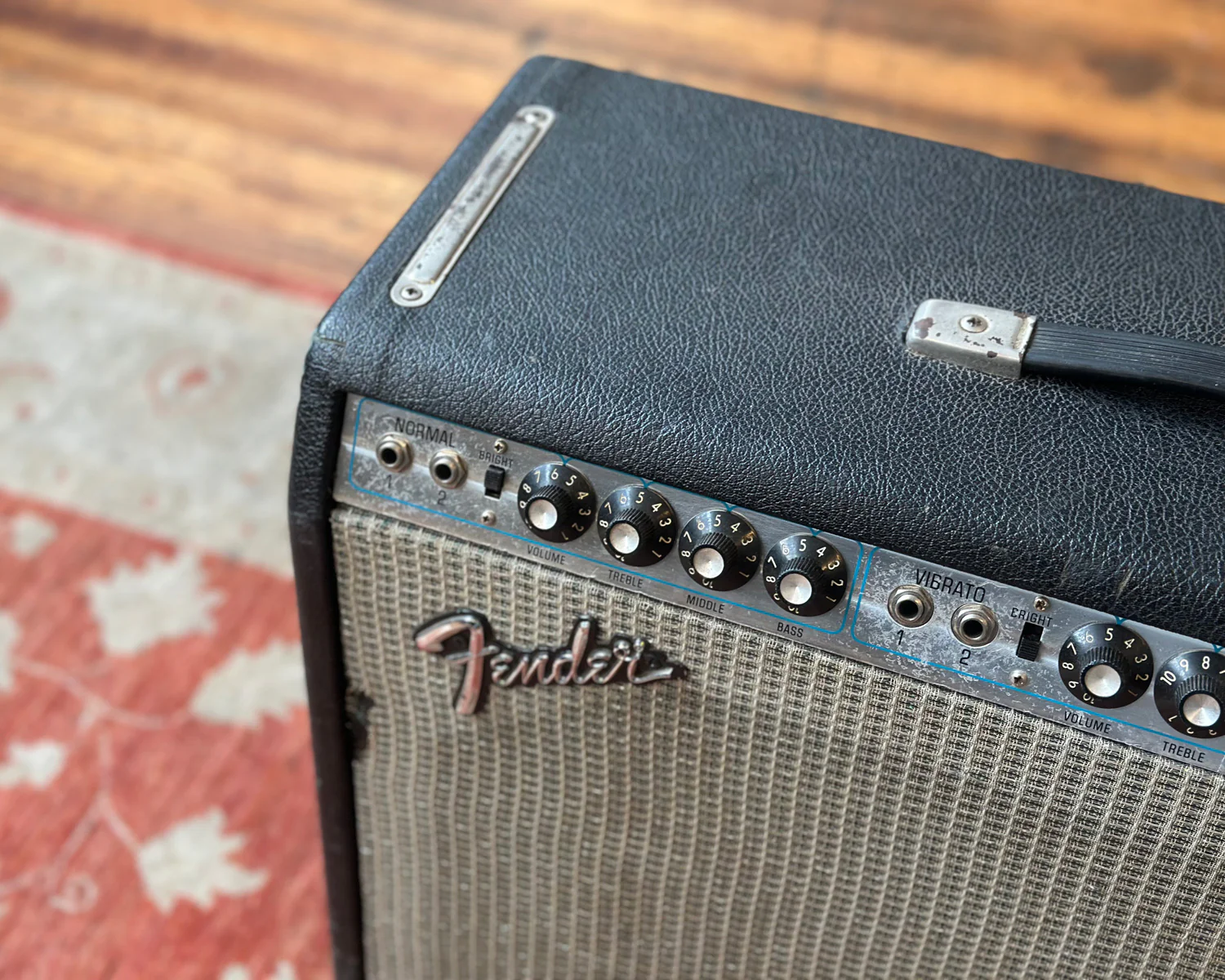 Fender Vibrosonic Reverb 100 Watt 1x15" Valve Combo - Image 4