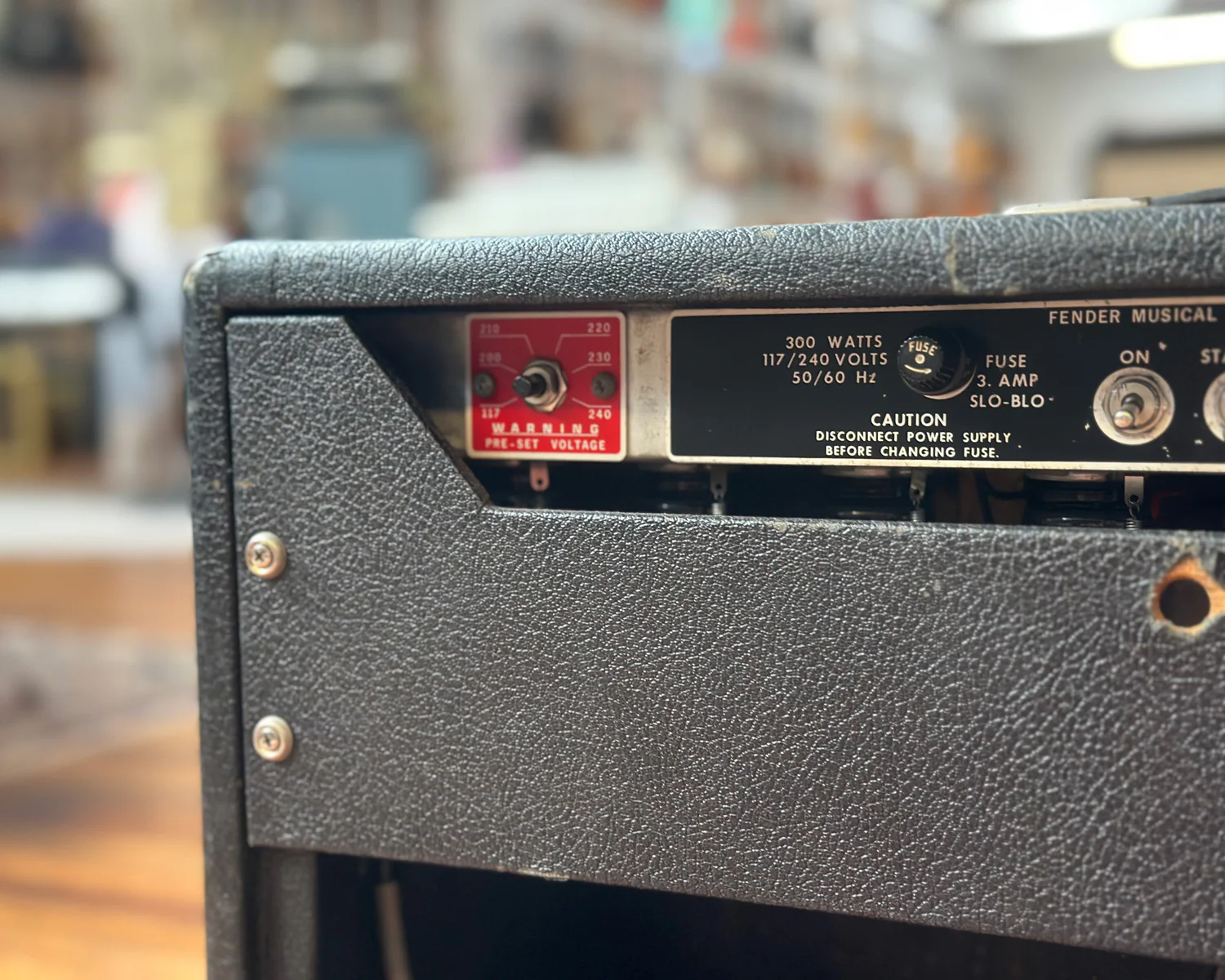 Fender Vibrosonic Reverb 100 Watt 1x15" Valve Combo - Image 8