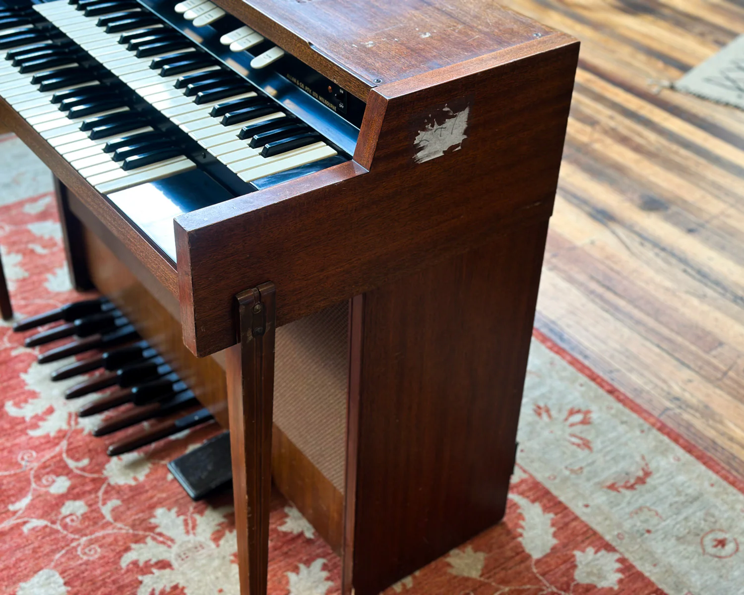 1962 Hammond L-102 Tonewheel Organ - Made in USA - Image 10