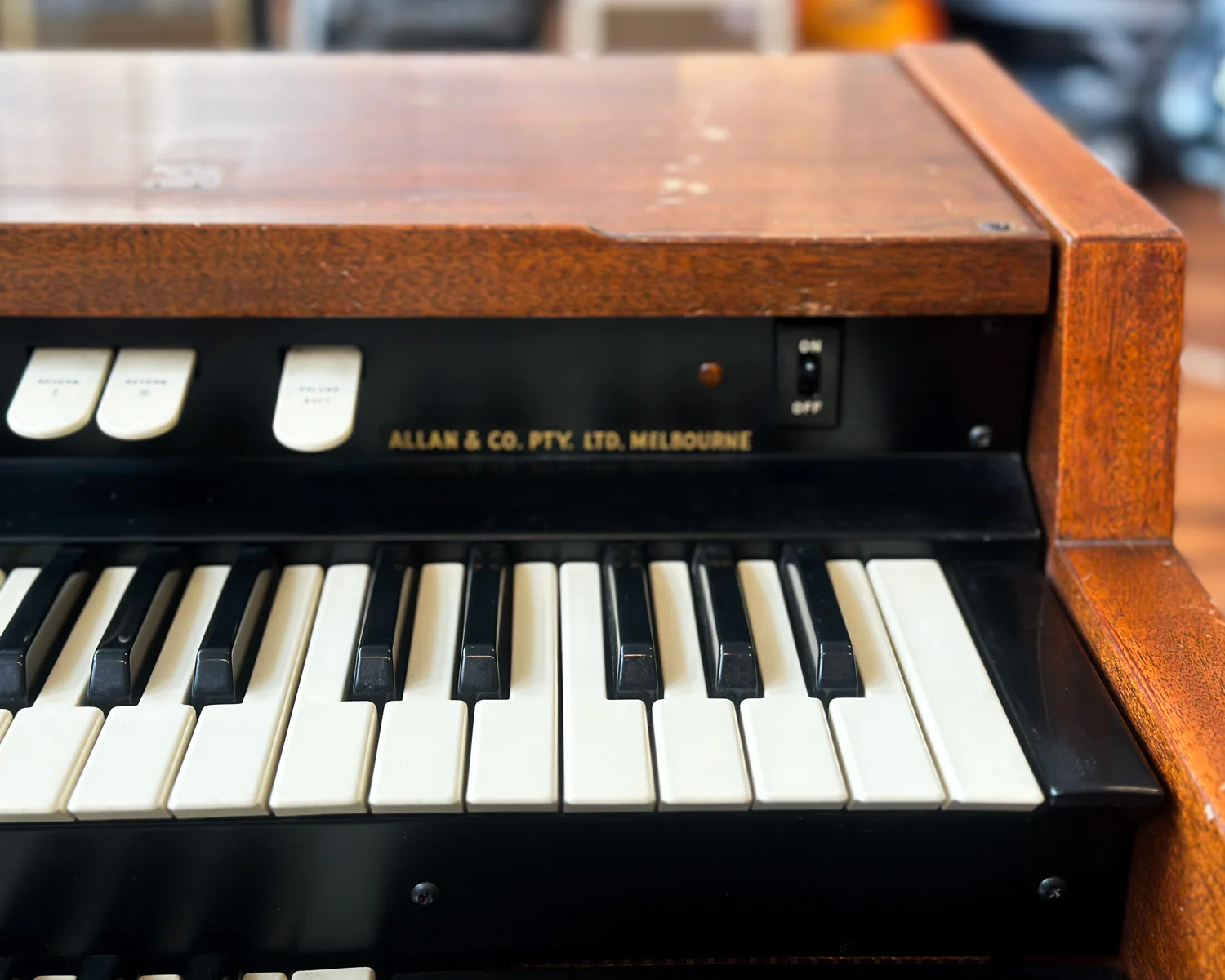 1962 Hammond L-102 Tonewheel Organ - Made in USA - Image 6