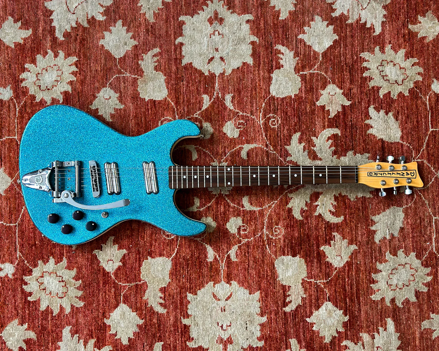 1999 Danelectro Hodad - Blue Sparkle w/Danelectro Vibrato - Image 2