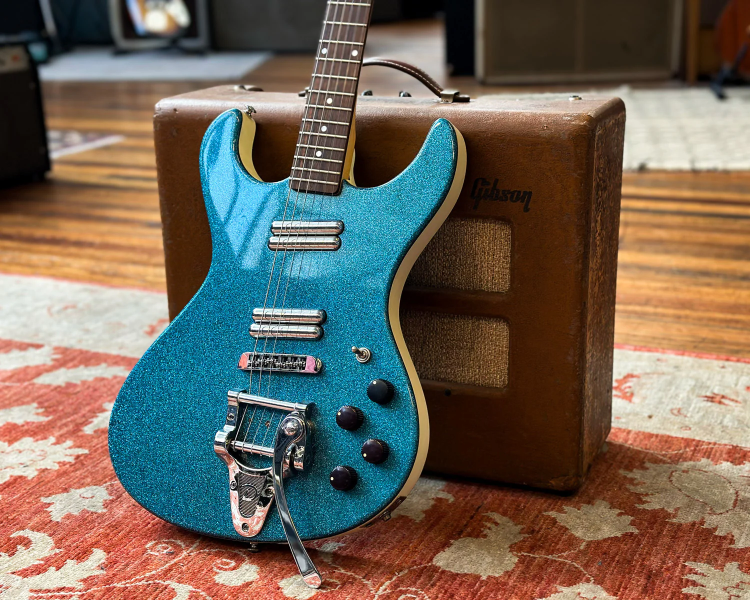 1999 Danelectro Hodad - Blue Sparkle w/Danelectro Vibrato - Image 7