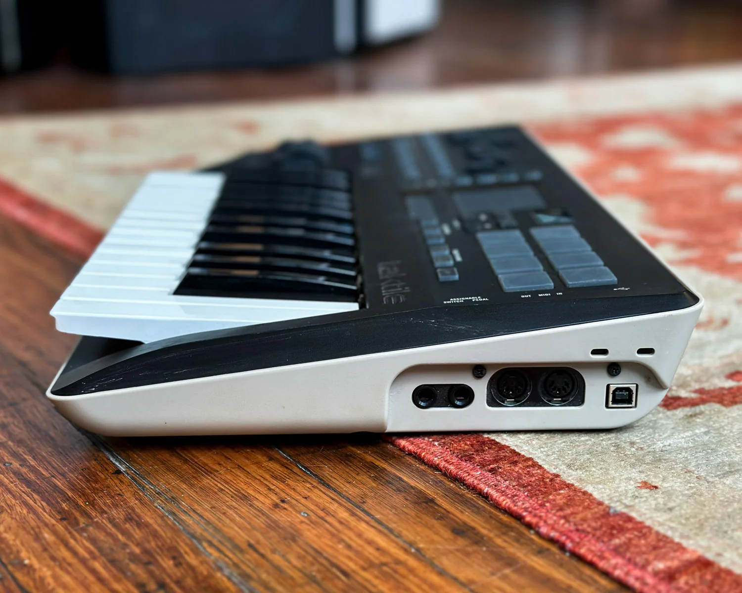 KORG Taktile Midi Controller w/ Kaosillator - Image 4