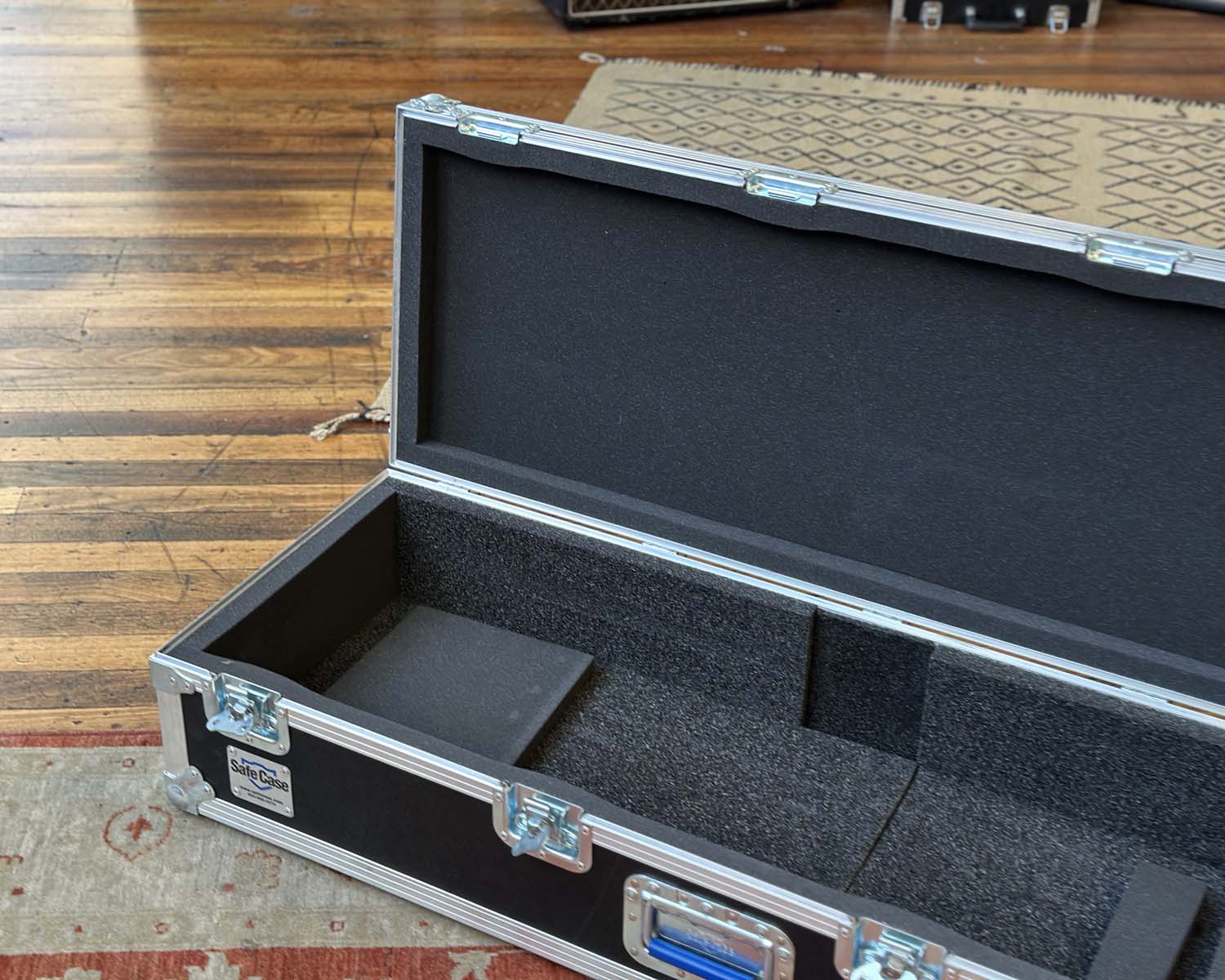 Safe Case ATA Flight Case for 73 Key Keyboard - Image 5