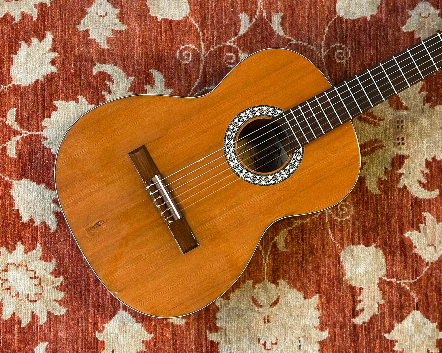 Amada 4735 Classical Guitar