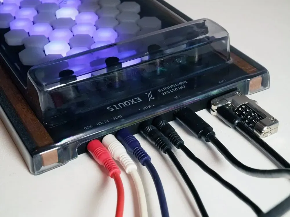 Decksaver Intuitive Instruments Exquis Deluxe Cover - Image 3
