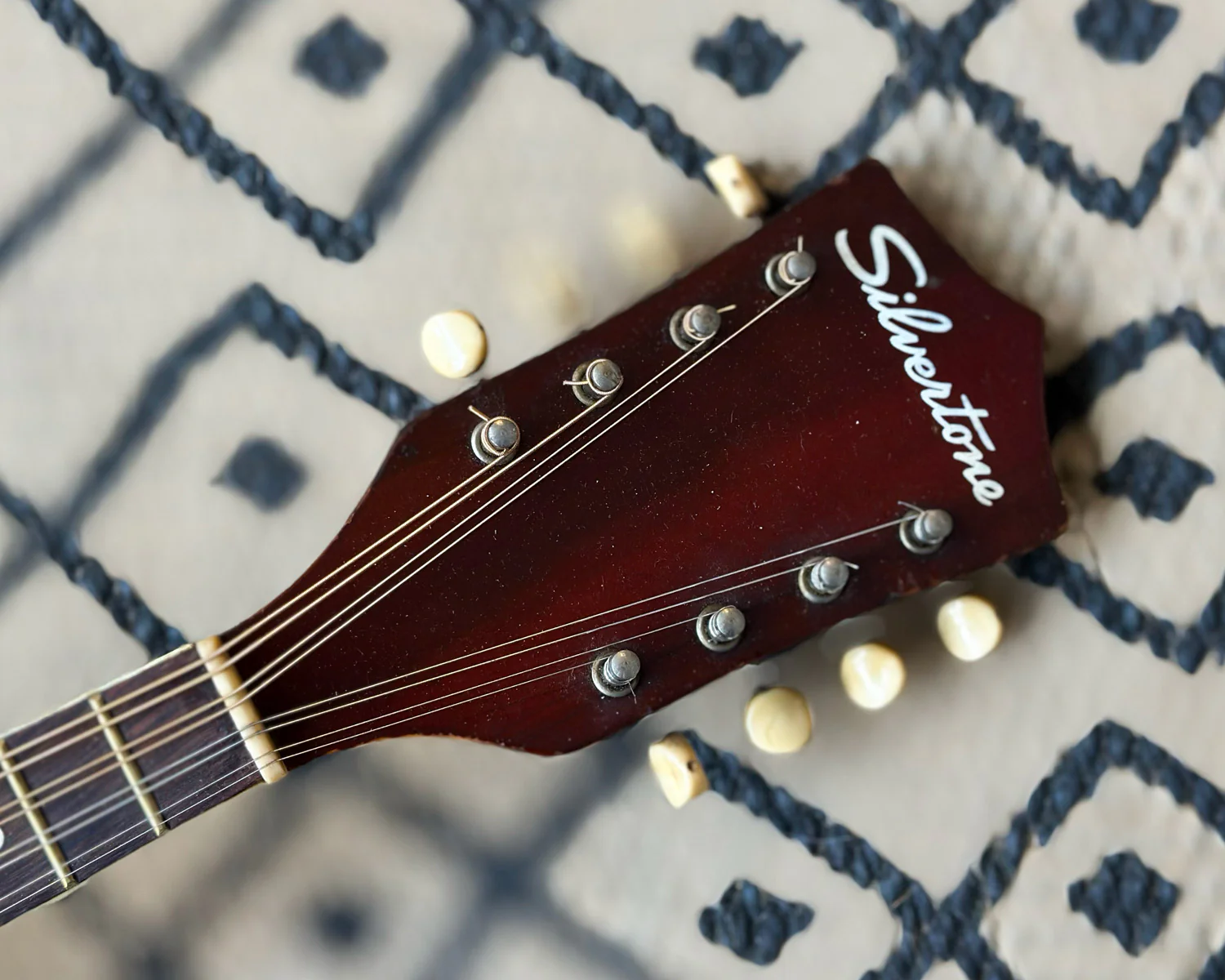 Vintage '50s Silvertone Mandolin - Image 5