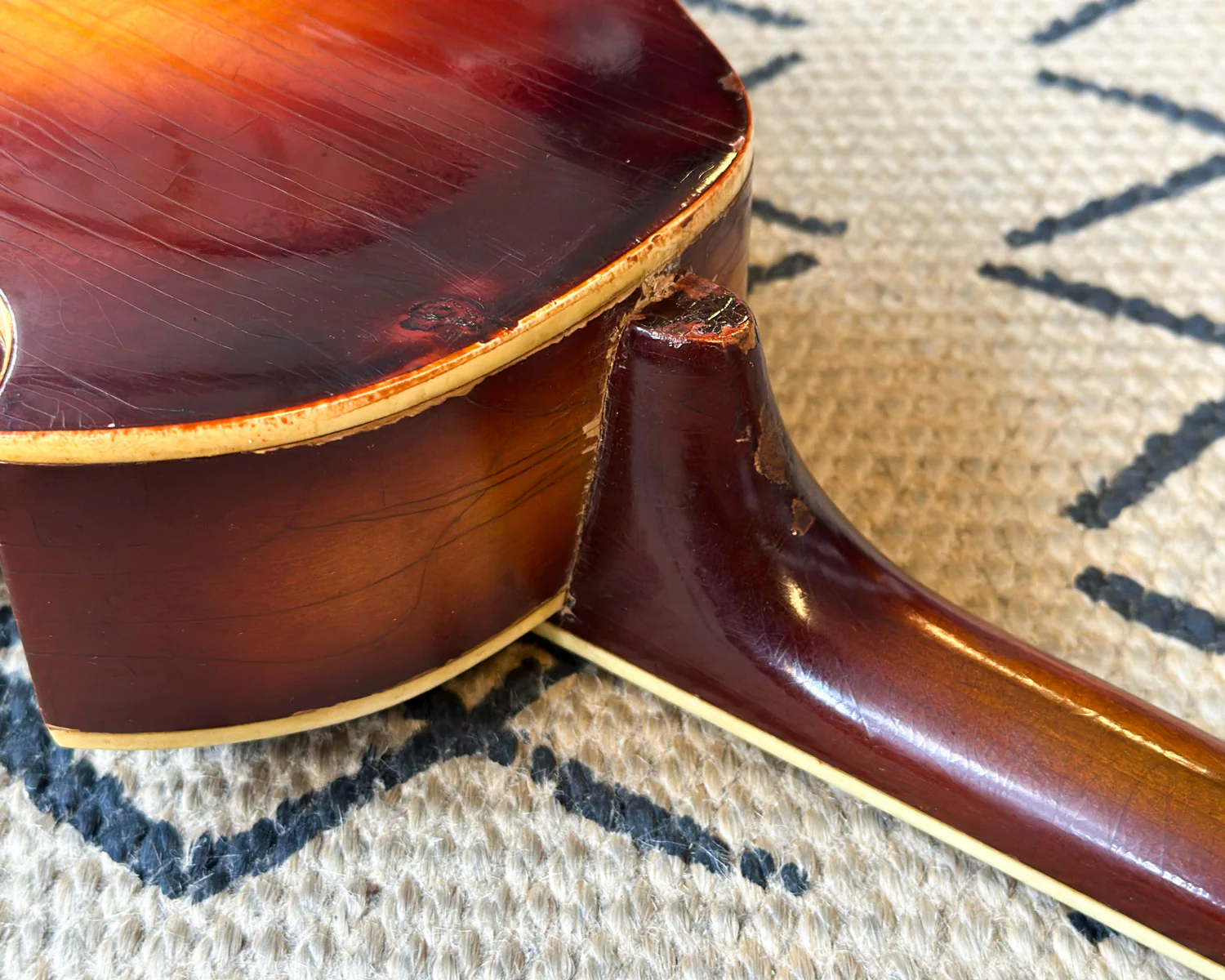 Vintage '50s Silvertone Mandolin - Image 7